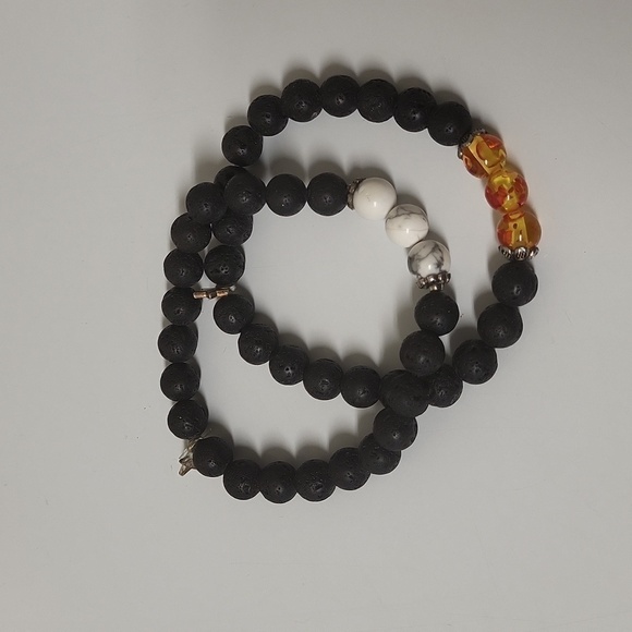 Set of two handmade Beaded Bracelets with white and golden yellow designs - Picture 3 of 7